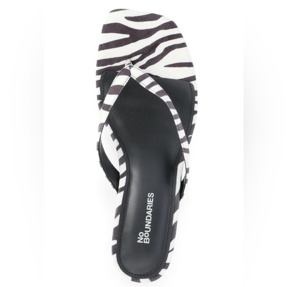 No Boundaries Zebra Print Black and White Sandals | Size 8